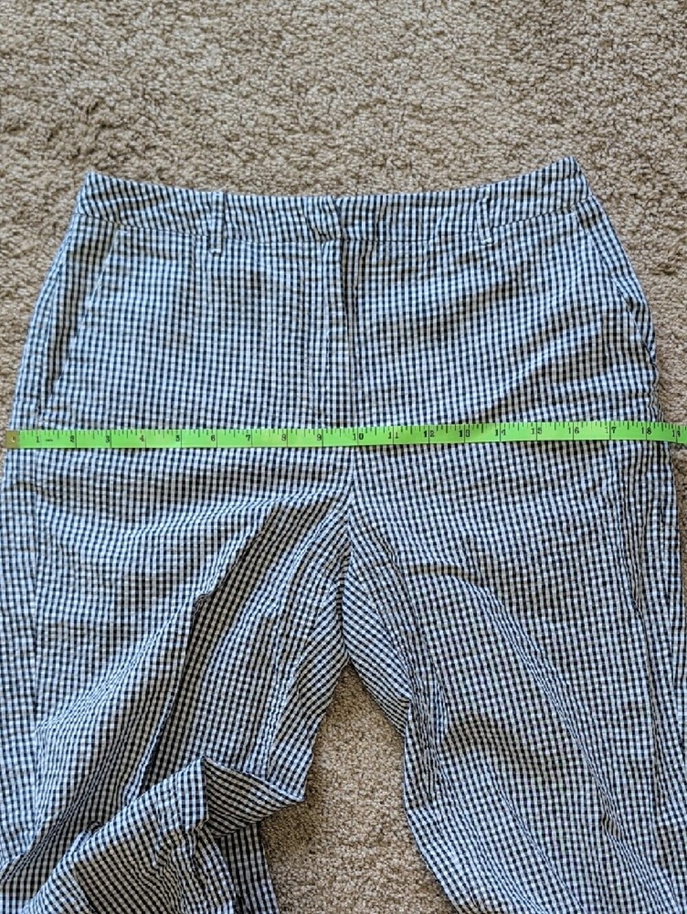 Ann Taylor Black and White Gingham Capris - Picture 7 of 10